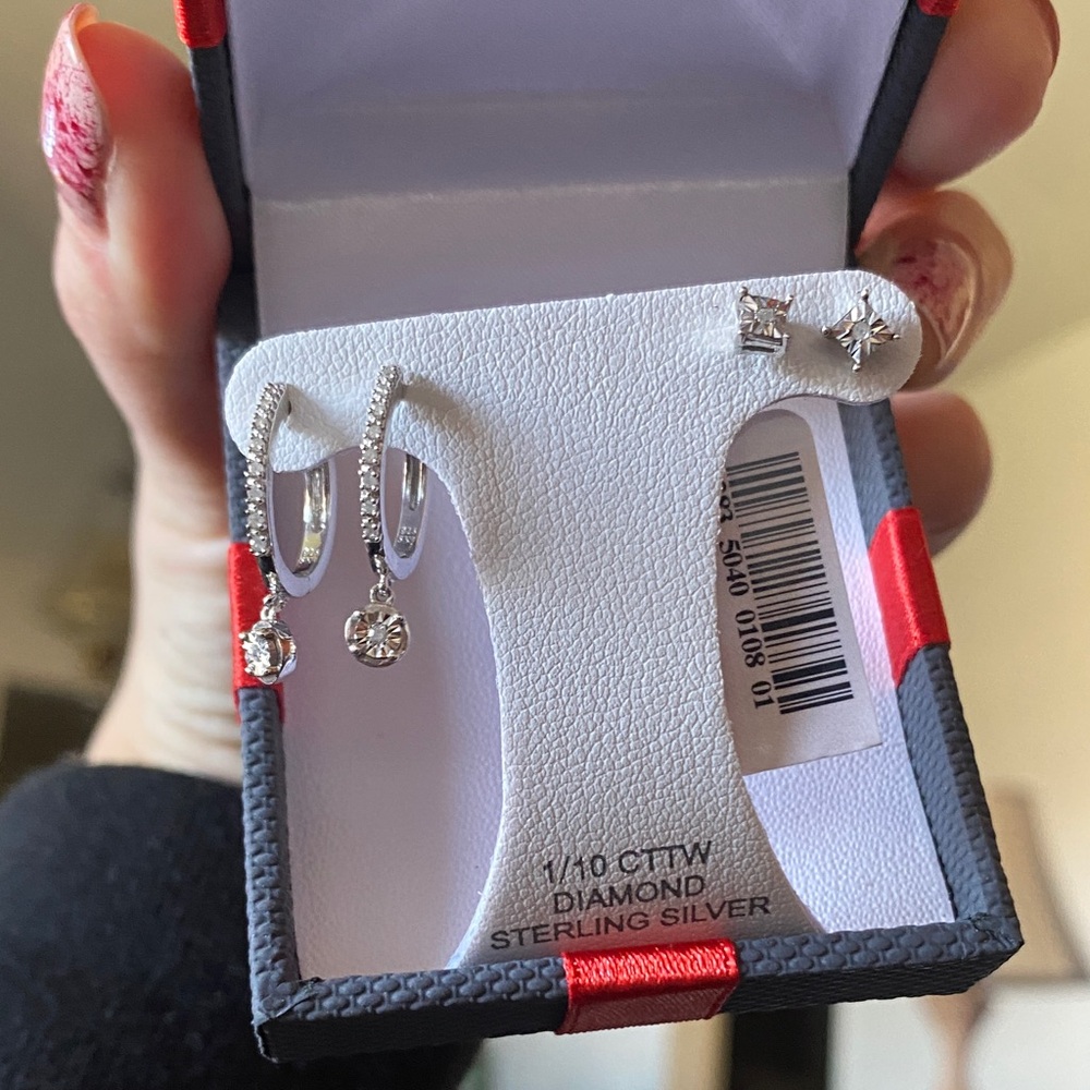 Sterling silver 1/10 CTTW Diamond Earring Set Elegant Gift Box with Red Ribbon